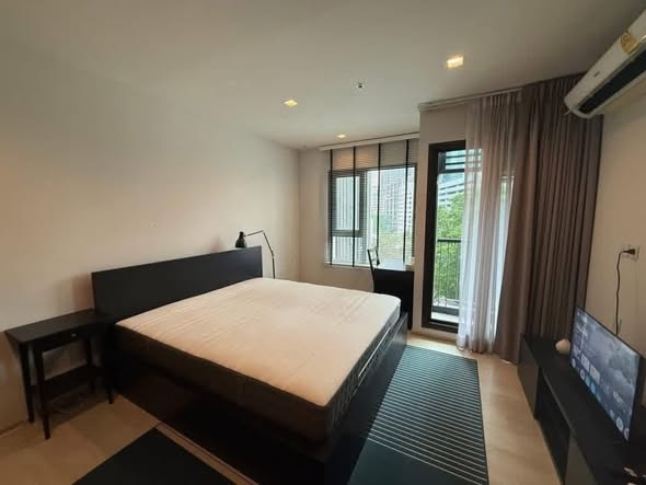 bedroom of Life One Wireless