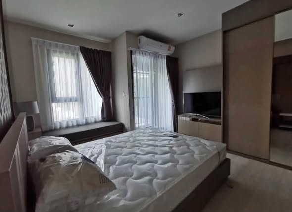 bedroom of Life One Wireless
