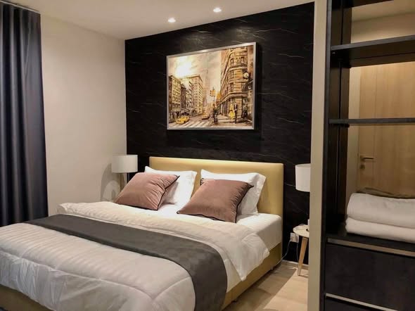 bedroom of Life One Wireless