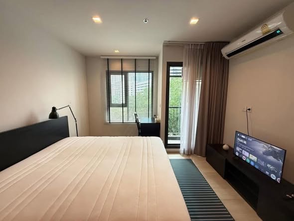 bedroom of Life One Wireless
