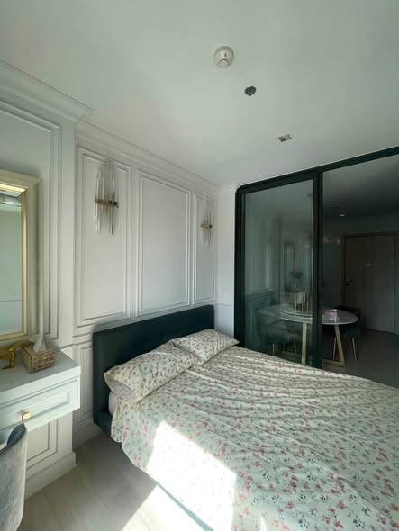 bedroom of Life One Wireless