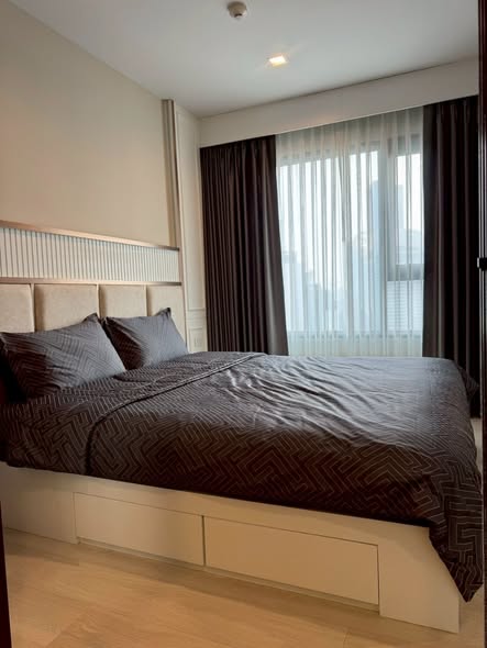 bedroom of Life One Wireless