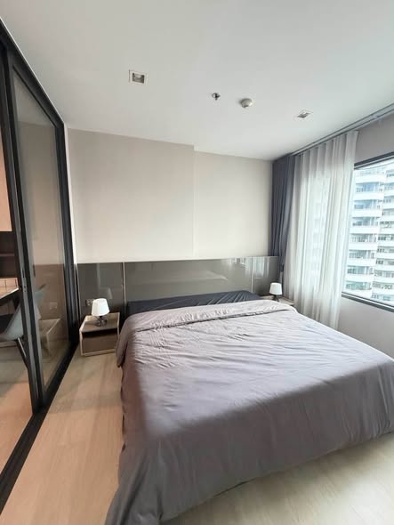 bedroom of Life One Wireless