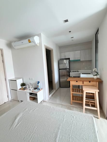bedroom of Life One Wireless