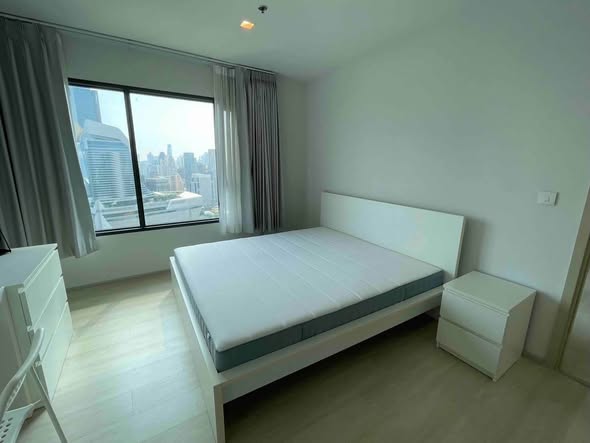 bedroom of Life One Wireless