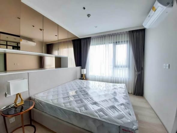 bedroom of Life One Wireless