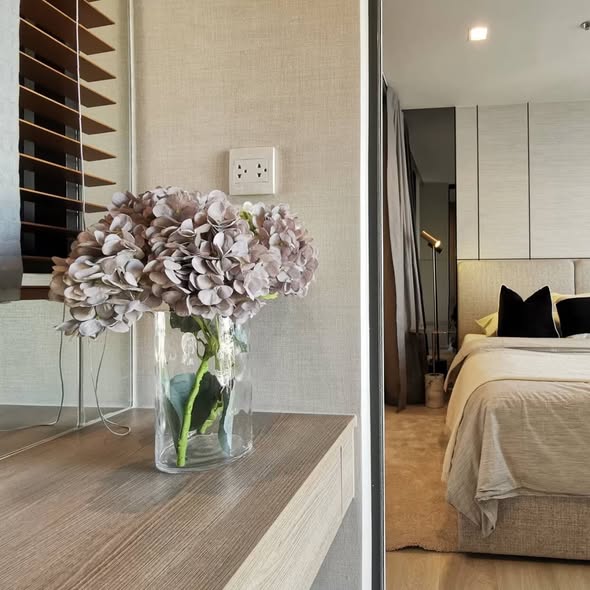 bedroom of Life One Wireless