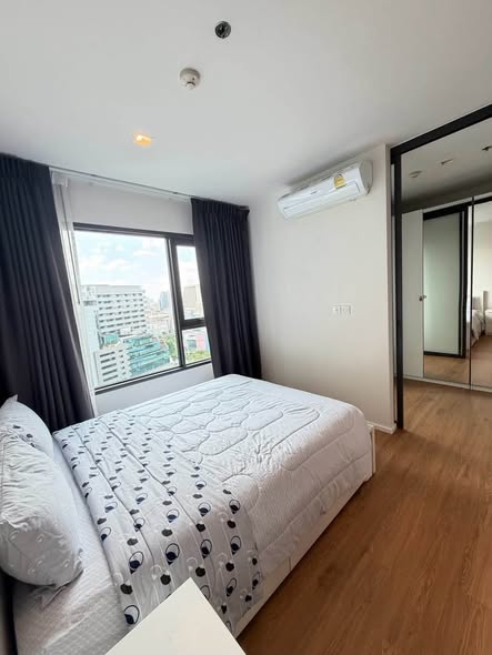 bedroom of Life One Wireless