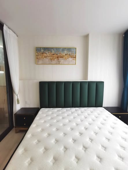 bedroom of Life One Wireless