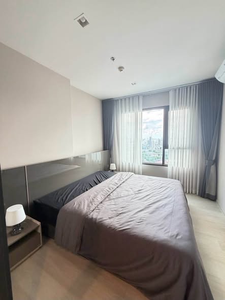 bedroom of Life One Wireless