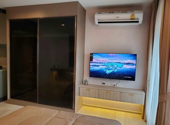 bedroom of Life One Wireless