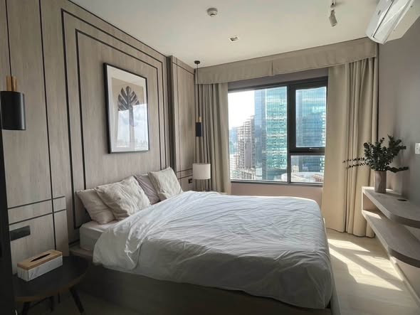 bedroom of Life One Wireless