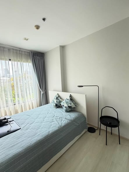 bedroom of Life One Wireless