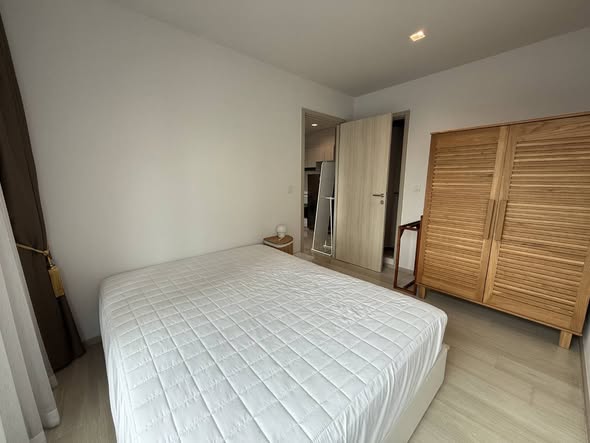 bedroom of Life One Wireless