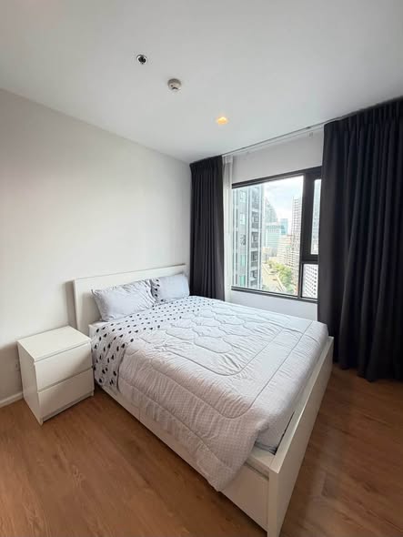 bedroom of Life One Wireless