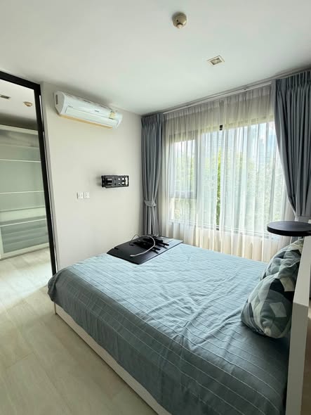 bedroom of Life One Wireless