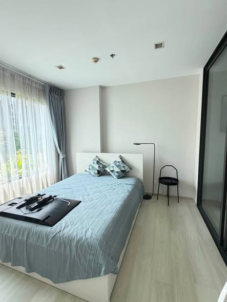 bedroom of Life One Wireless