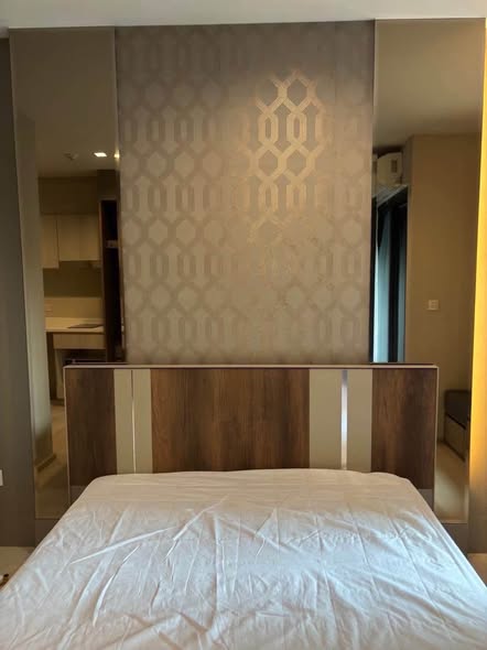 bedroom of Life One Wireless