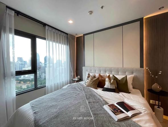 bedroom of Life One Wireless