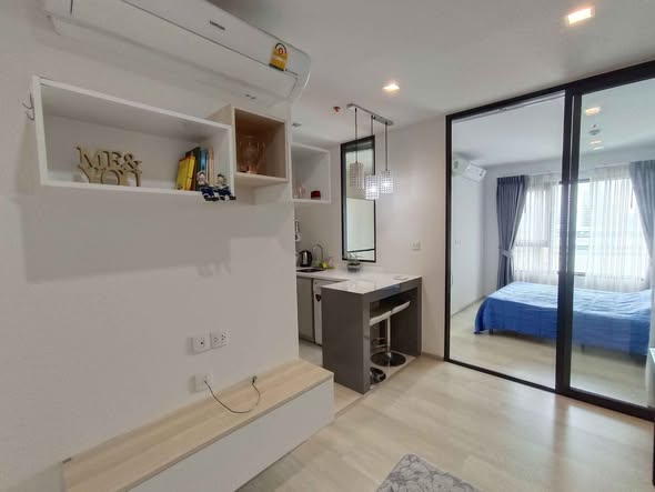 bedroom of Life One Wireless