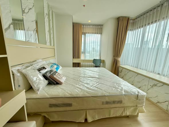 bedroom of Life One Wireless
