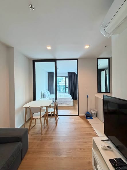 bedroom and room interior of Life One Wireless