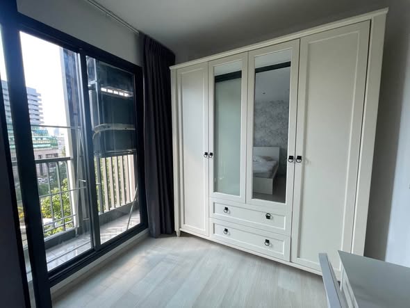 bedroom and room interior of Life One Wireless