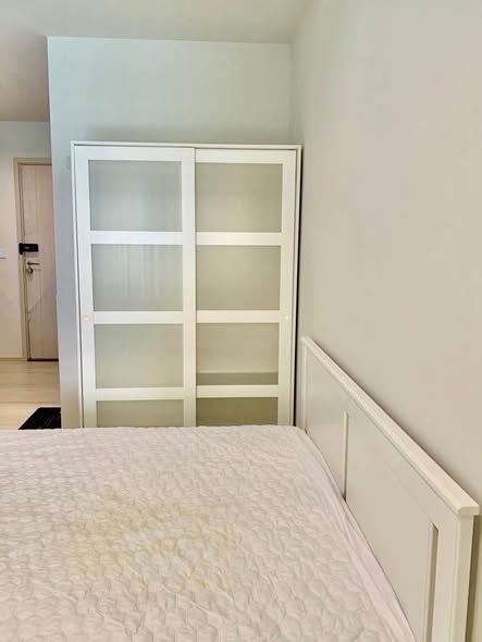 bedroom and room interior of Life One Wireless