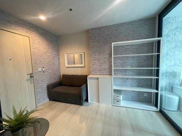bedroom and room interior of Life One Wireless