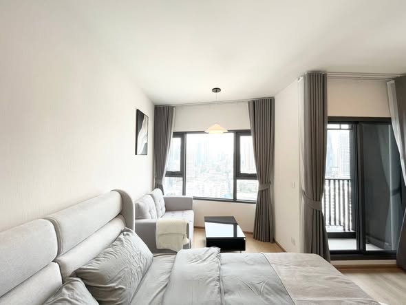bedroom of Life Rama 4 – Asoke