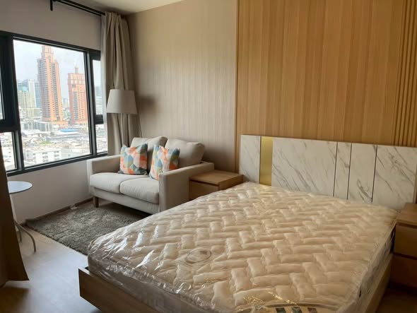 bedroom of Life Rama 4 – Asoke