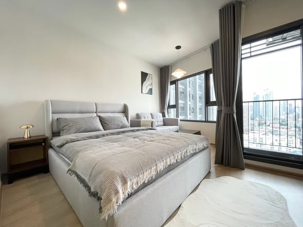 bedroom of Life Rama 4 – Asoke