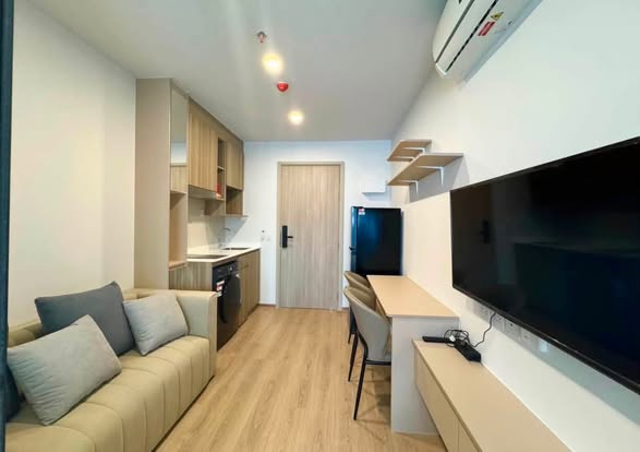 bedroom and living room of Life Rama 4 – Asoke