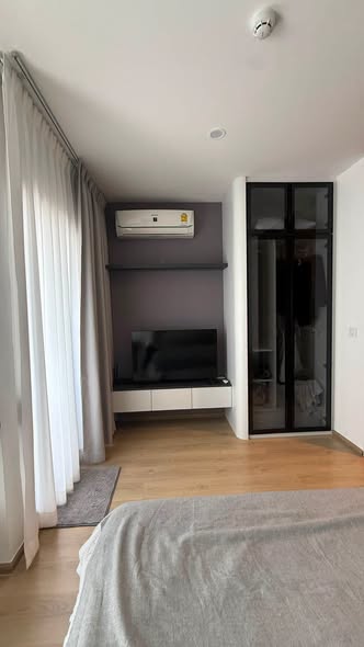 bedroom and room interior of Life Rama 4 – Asoke