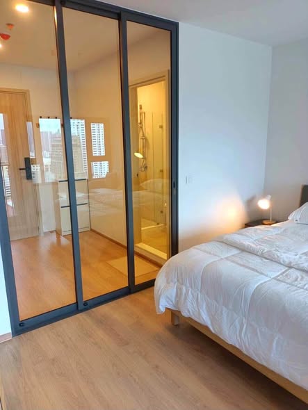 bedroom and room interior of Life Rama 4 – Asoke