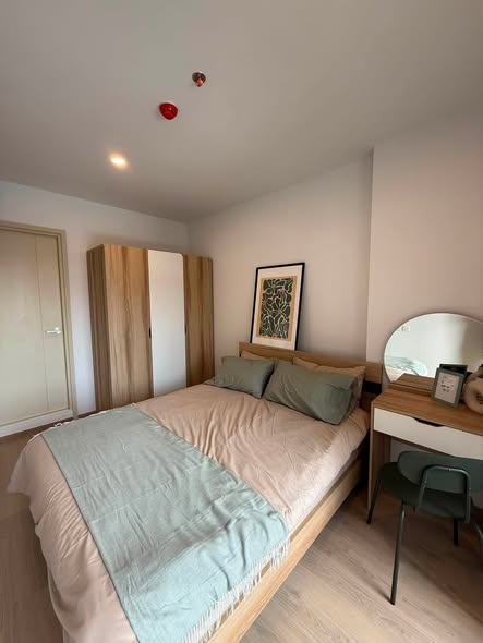 bedroom and room interior of Life Rama 4 – Asoke