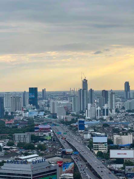 Life Rama 4 – Asoke