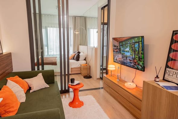 living room and bedroom of Life Rama 4 – Asoke