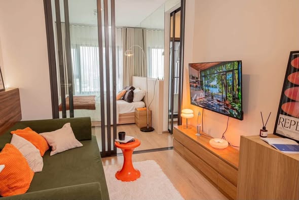 living room and bedroom of Life Rama 4 – Asoke