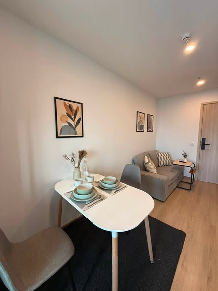 living room and room interior of Life Rama 4 – Asoke
