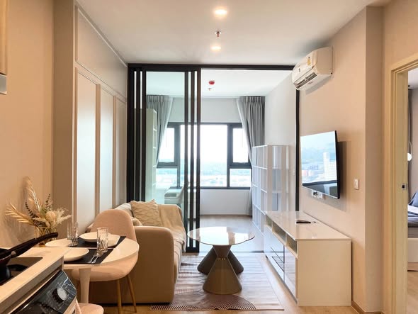 living room and room interior of Life Rama 4 – Asoke