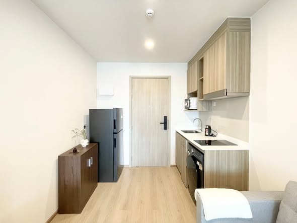 room interior of Life Rama 4 – Asoke