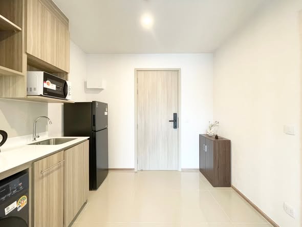room interior of Life Rama 4 – Asoke