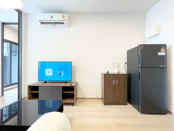 room interior of Life Rama 4 – Asoke