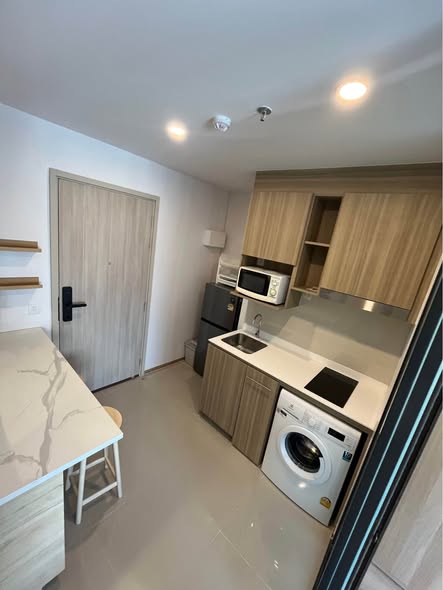 room interior of Life Rama 4 – Asoke