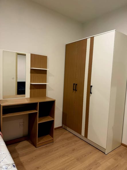 room interior of Life Rama 4 – Asoke