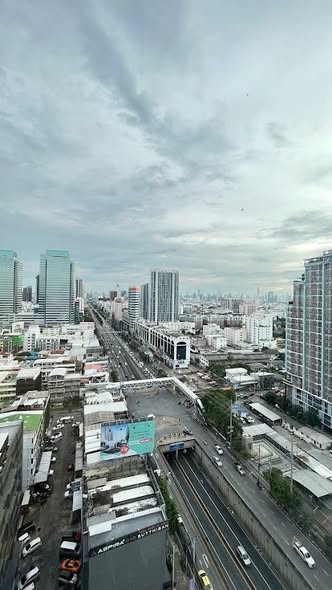 Life @ Ratchada-Suthisan