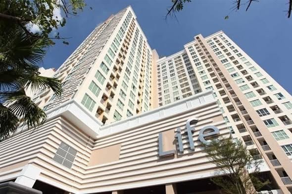 Life @ Ratchada-Suthisan