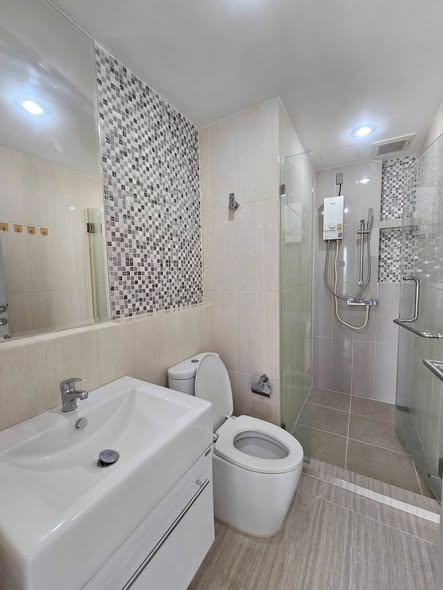 bathroom of Life Ratchadapisek