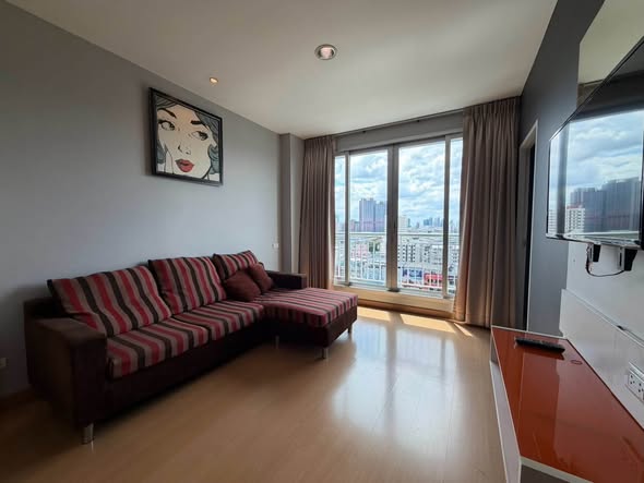 bedroom and living room of Life Ratchadapisek